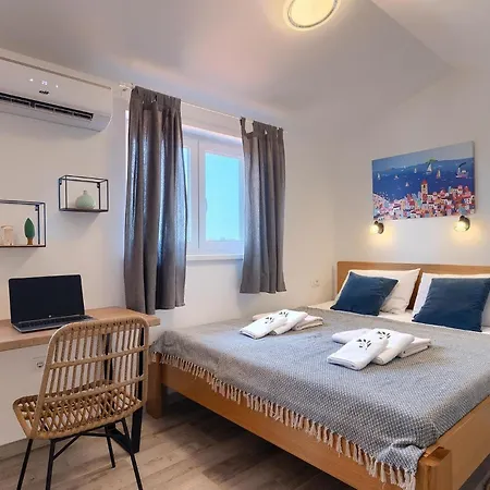 Kalista Istriana Πούλα