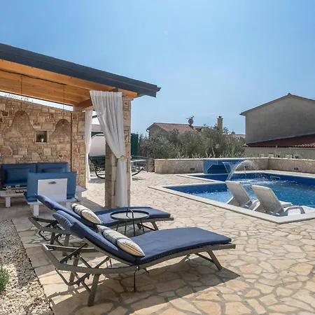 Kalista Istriana * プーラ